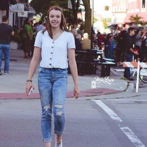 Meet your Posher, Abigail